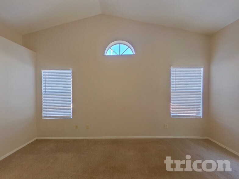 Building Photo - 1938 E Wagoner Rd