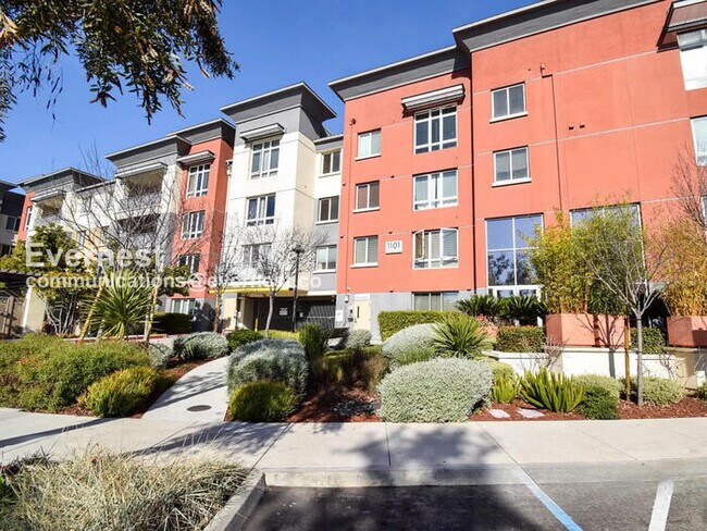 Building Photo - 1101 S Main St