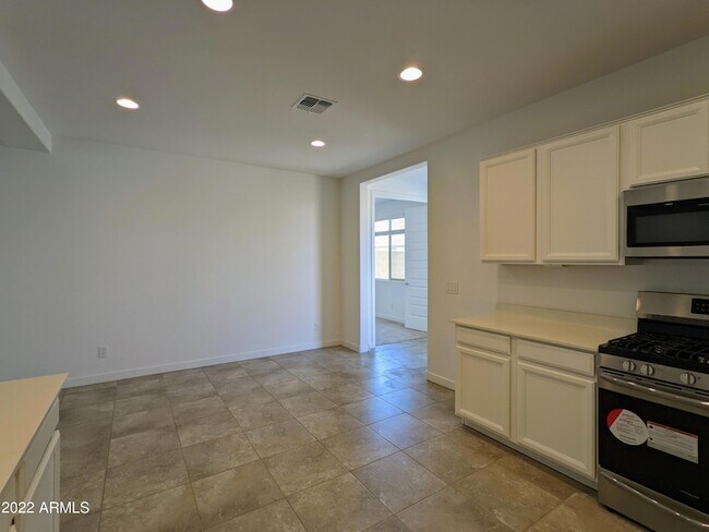 Building Photo - 16846 W Las Palmaritas Dr