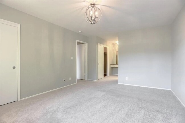 Building Photo - Charming San Mateo Home in a Quiet Countryside Neighborhood