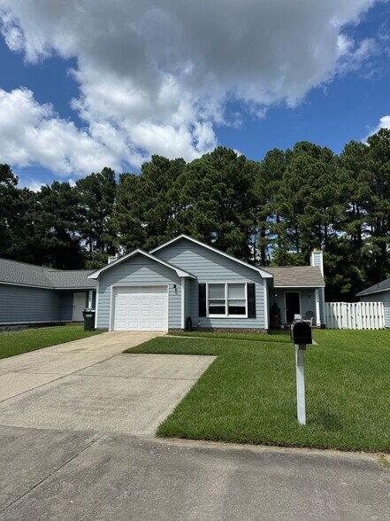 Primary Photo - 1116 Hoke Loop Rd