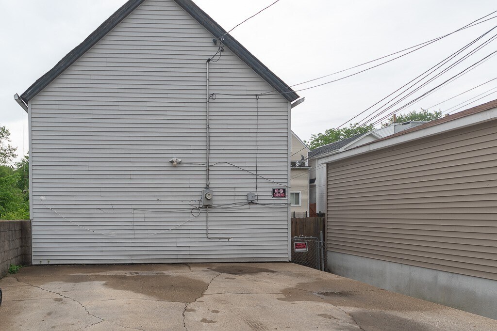Building Photo - 1722 N Kimball Ave