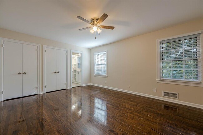 Building Photo - 6640 Williamson Dr NE