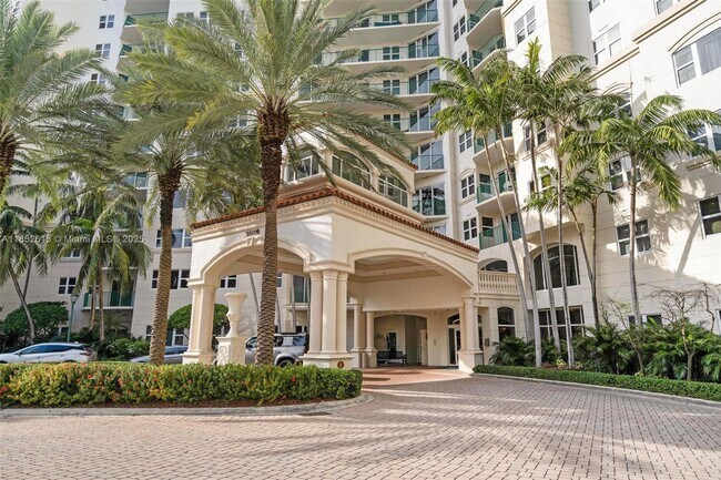 Building Photo - 20000 E Country Club Dr