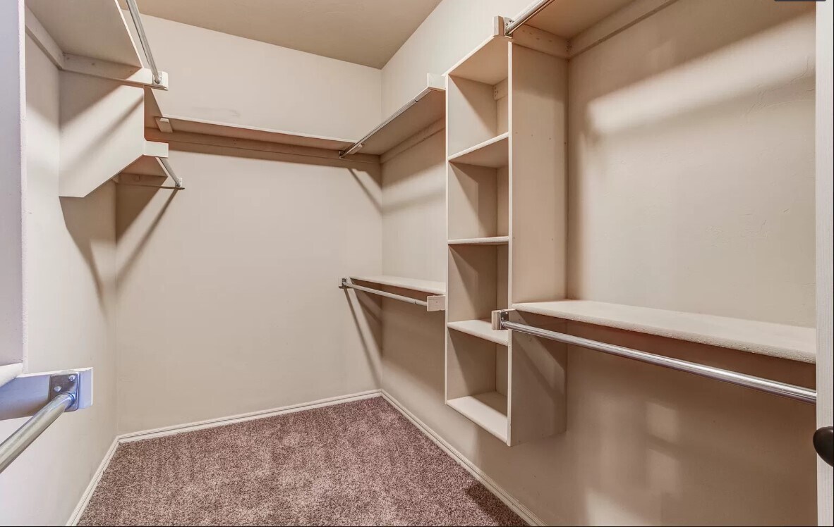 Building Photo - 102 Barrett Pl