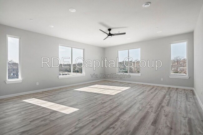 Building Photo - 948 S Corinth St Rd