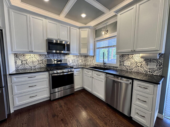 Building Photo - 11260 Jersey Way