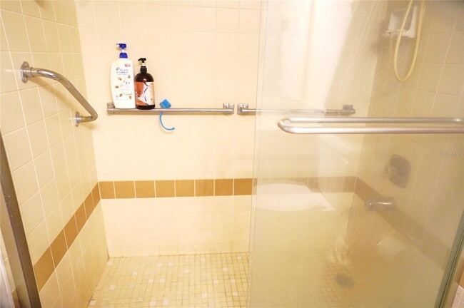 Building Photo - 1999 Kings Hwy