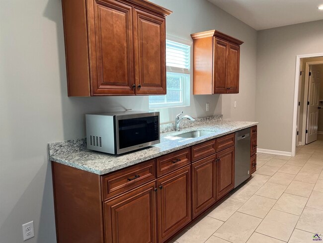 Building Photo - 99 Azalea Ave