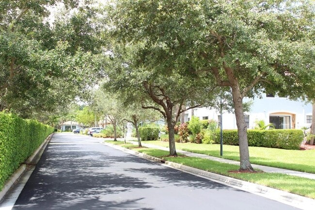 Building Photo - 149 Gramercy Square Dr