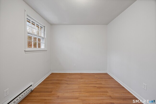 Building Photo - 9 Maple Ave