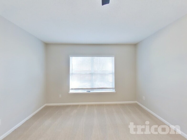 Building Photo - 86216 Vegas Blvd