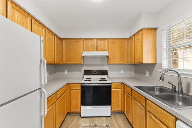 Building Photo - 2419 Brittain Ct