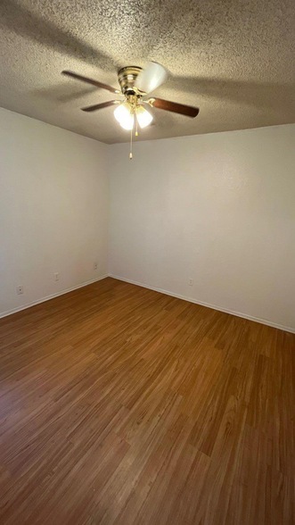 Building Photo - 121 San Saba Ave