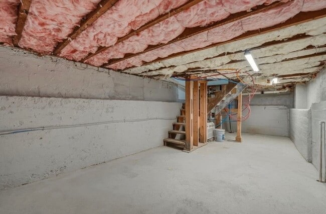 Building Photo - 6276 E Pea Ridge Rd