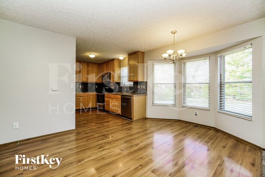 Building Photo - 5856 Oldenburgh Way