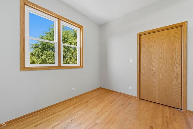 Building Photo - 119 N Mozart St