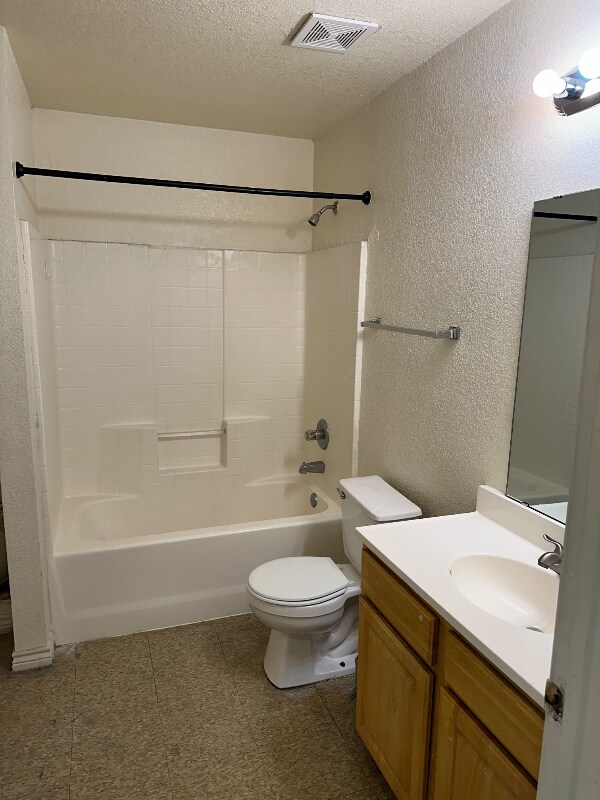 Building Photo - 713 S 9th St