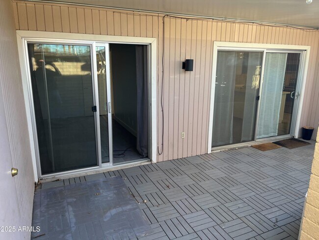 Building Photo - 3713 E Glenrosa Ave