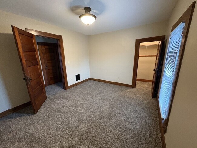 Building Photo - 3-Bedroom House on Corner Lot