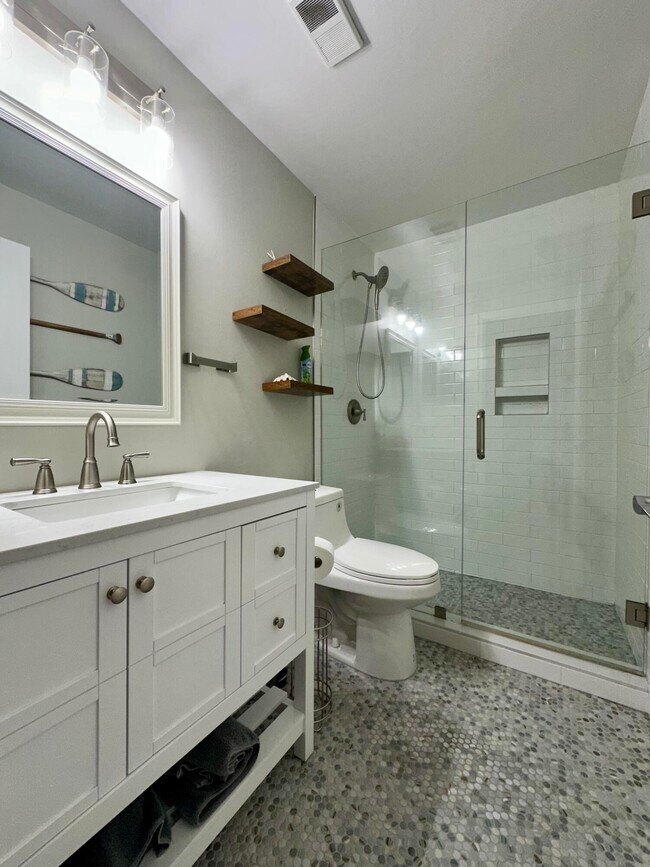 Building Photo - 1050 Crystal Way