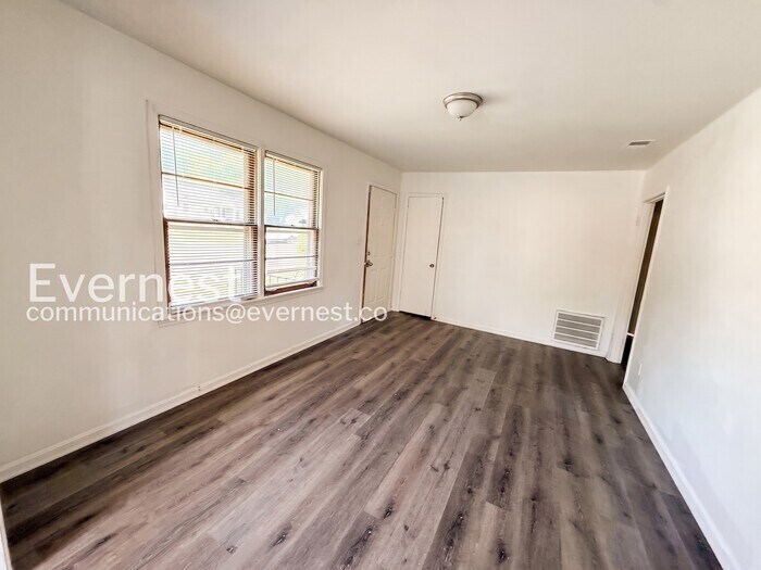 Building Photo - 730 82nd Pl S