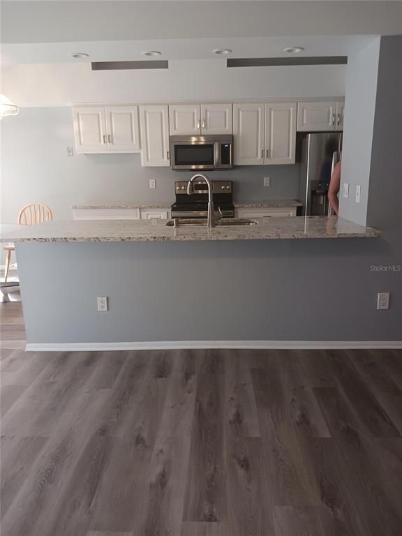 Building Photo - 7706 Covedale Dr