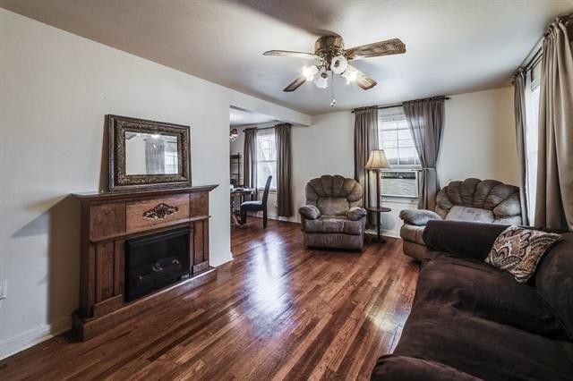 Building Photo - 214 University Ave