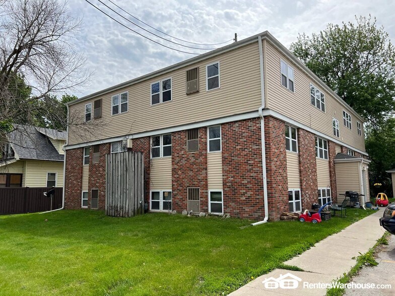 Building Photo - 303 S Madison St