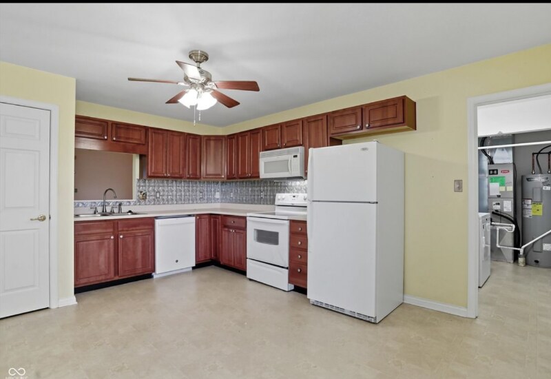 Building Photo - 5918 Remrod Dr