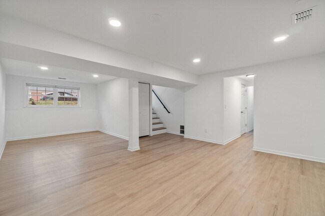 Building Photo - 771 Stevenson Rd
