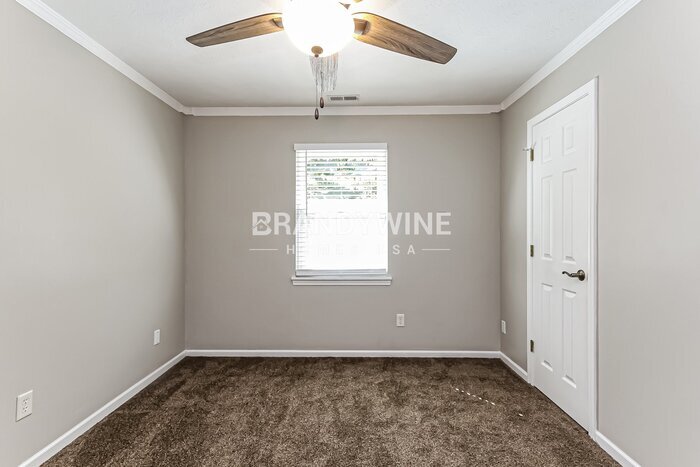Building Photo - 601 Springmill Dr