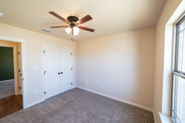 Building Photo - 6866 Jennings Dr
