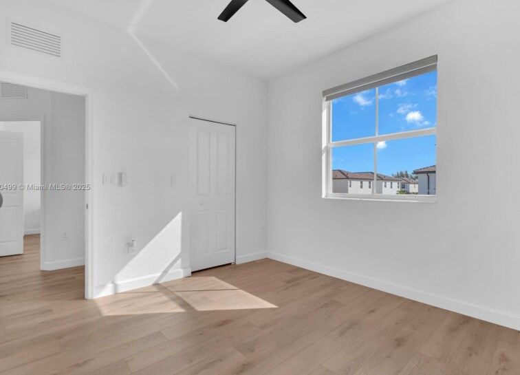 Building Photo - 2444 SE 24th Ave