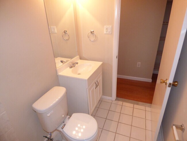 Building Photo - 3074 Broadpoint Dr