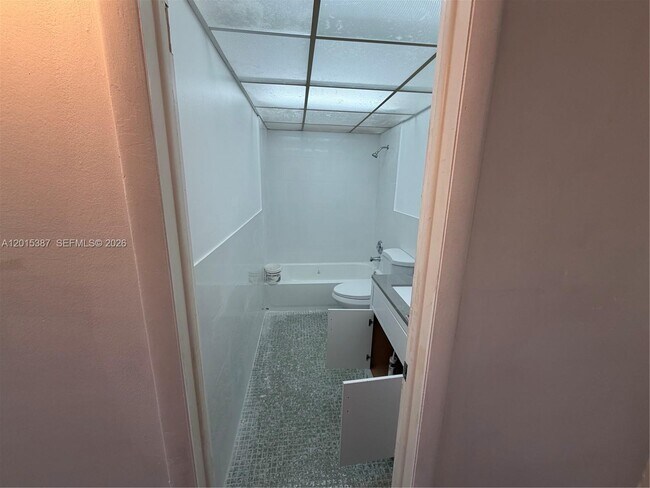 Building Photo - 6930 Miami Gardens Dr