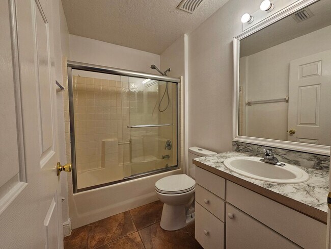 Building Photo - Beautifully Renovated Clermont Home Near Waterfront Park & Trails