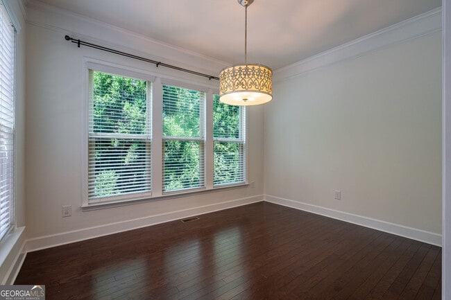 Building Photo - 1504 Woodbridge Way NE