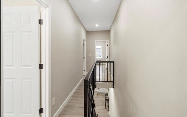 Building Photo - Luzerne