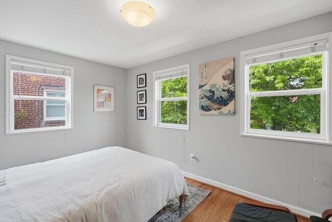 Building Photo - Michigan Park Townhome | 4 Bed | 2.5 Bath | 1,700 Sf | Fenced-in Front & Backyard w/ Deck