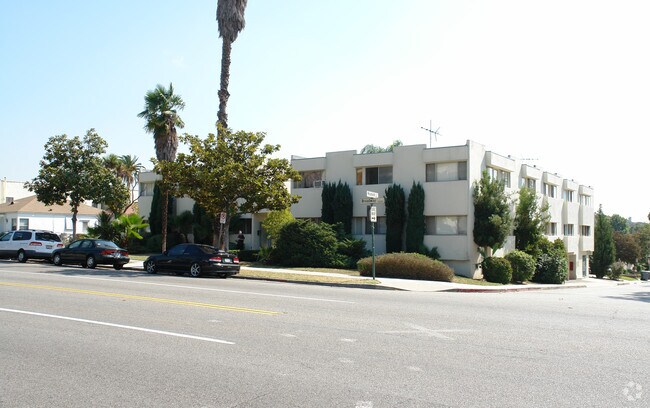 Building Photo - 1530 E Broadway