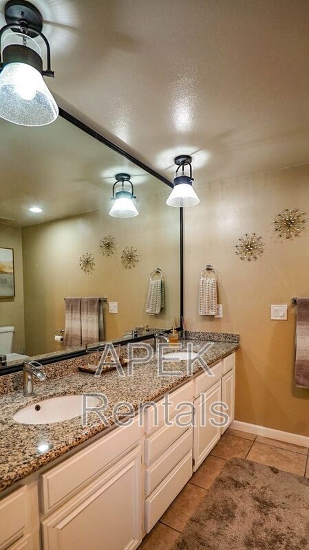 Building Photo - 68368 Calle Leon