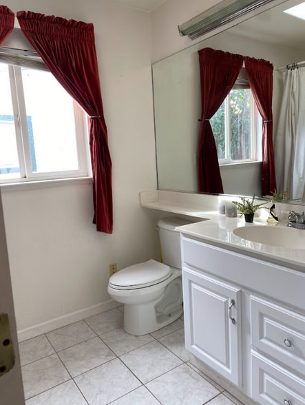 Building Photo - 5383 Woodstock Way