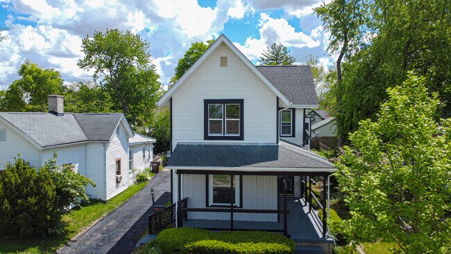 Primary Photo - 617 Chestnut St