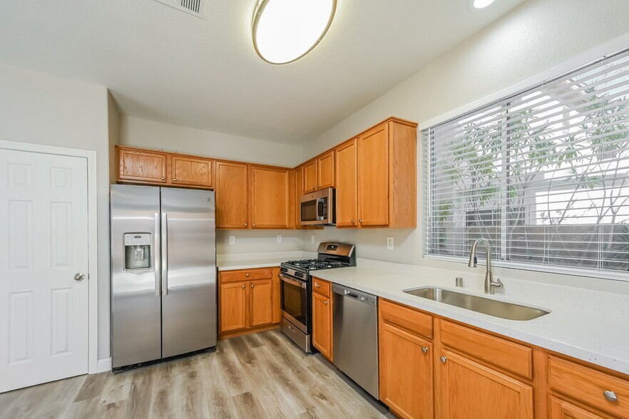 Building Photo - 7018 Salt Marsh Ct