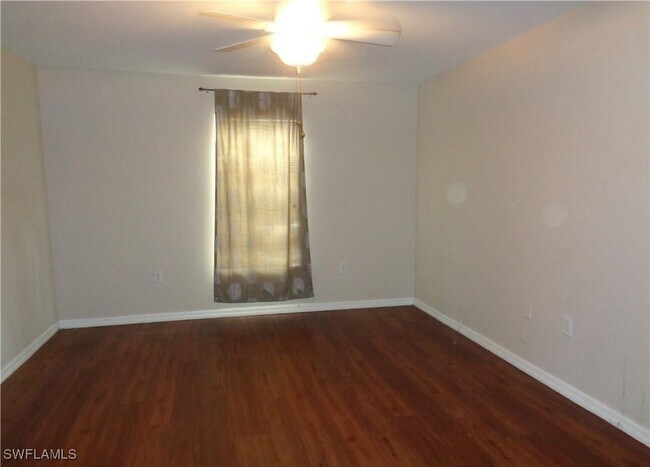 Building Photo - 1757 Four Mile Cove Pkwy
