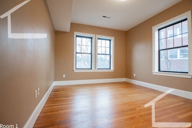 Building Photo - 1609 Beacon St