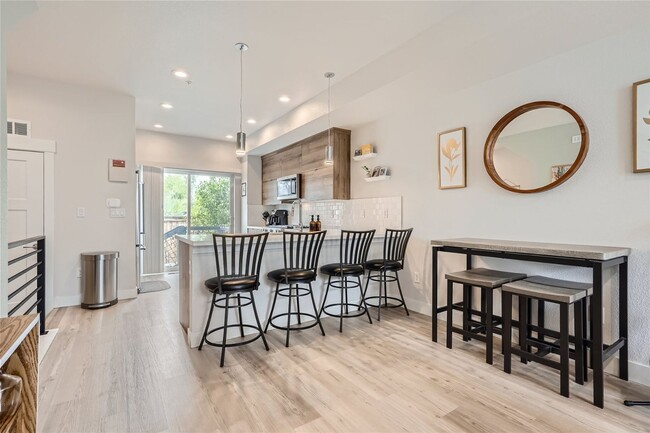 Building Photo - New Townhome with Private Patio