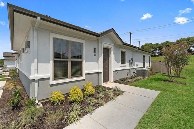 Primary Photo - 4024 Bungalow Ln