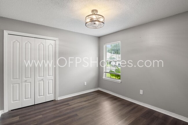 Building Photo - 1845 Brick Cir